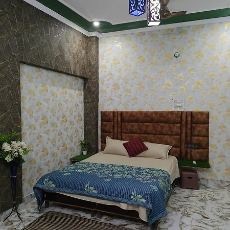 Banarasiya Stay Walking Distance To Banaras Railway Station Varanasi Eksteriør billede