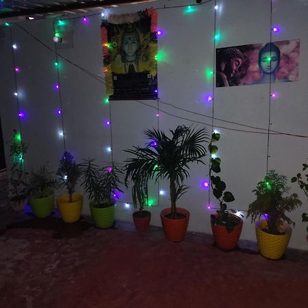 Banarasiya Stay Walking Distance To Banaras Railway Station Varanasi Eksteriør billede