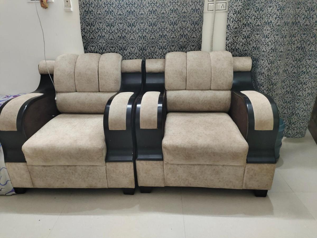 Banarasiya Stay Walking Distance To Banaras Railway Station Varanasi Værelse billede