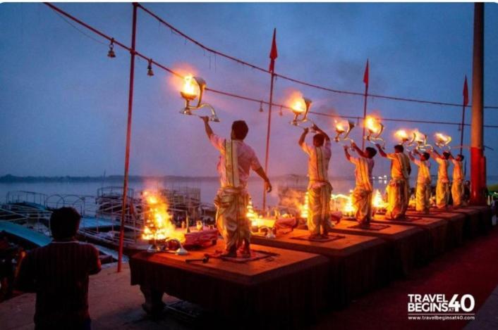Banarasiya Stay Walking Distance To Banaras Railway Station Varanasi Eksteriør billede