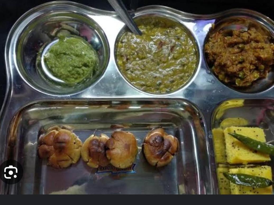Banarasiya Stay Walking Distance To Banaras Railway Station Varanasi Eksteriør billede