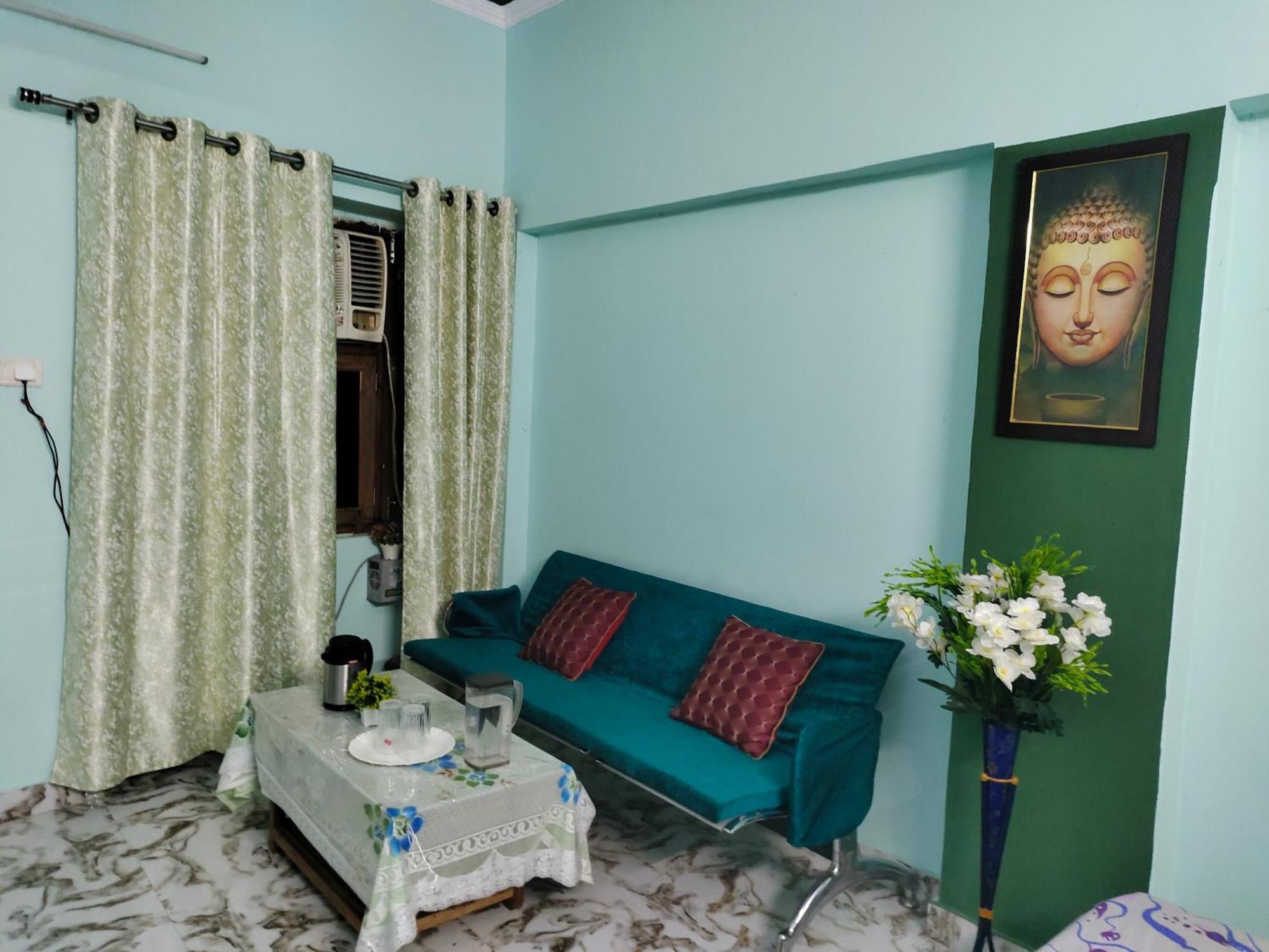 Banarasiya Stay Walking Distance To Banaras Railway Station Varanasi Værelse billede