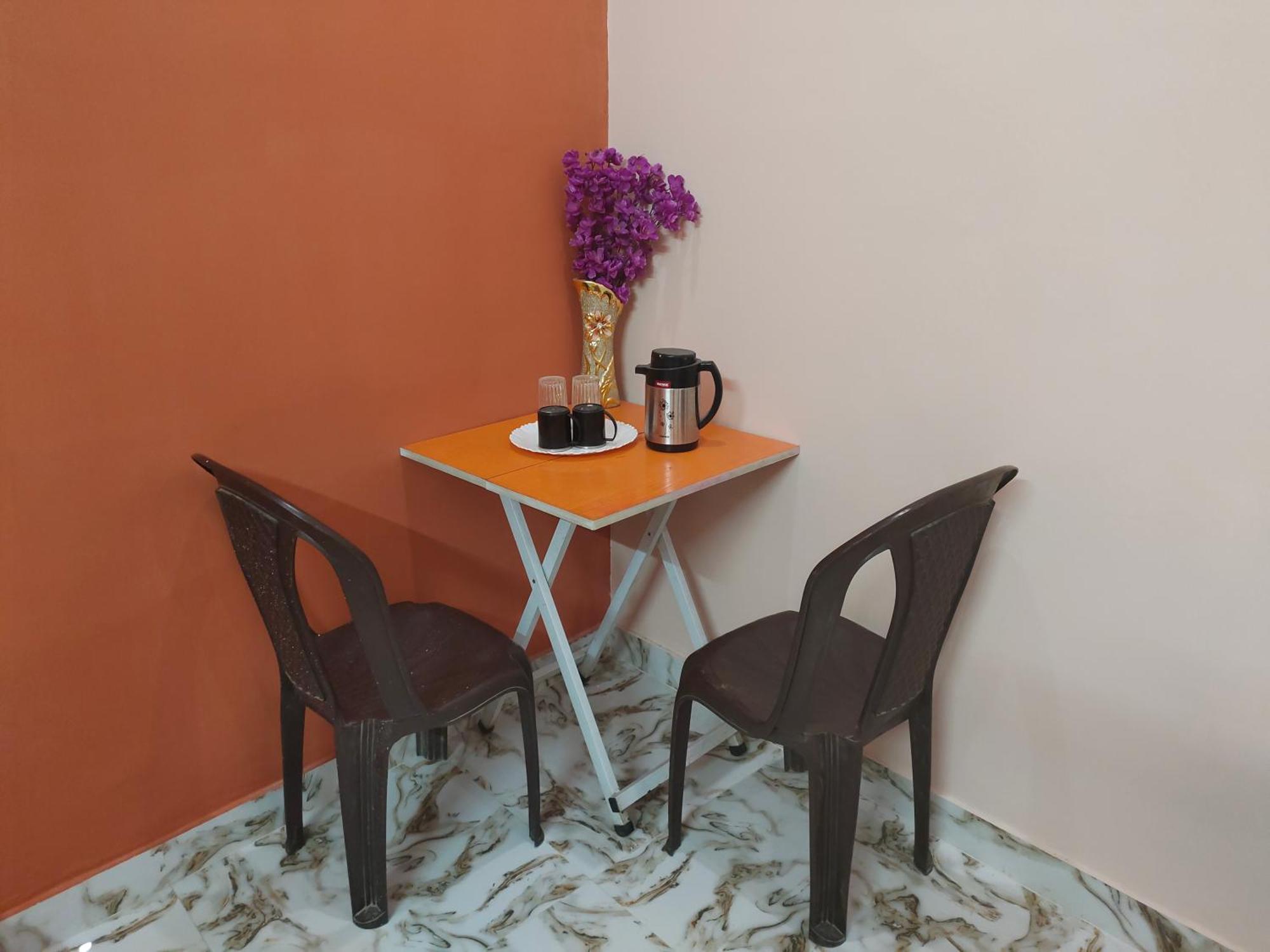 Banarasiya Stay Walking Distance To Banaras Railway Station Varanasi Værelse billede