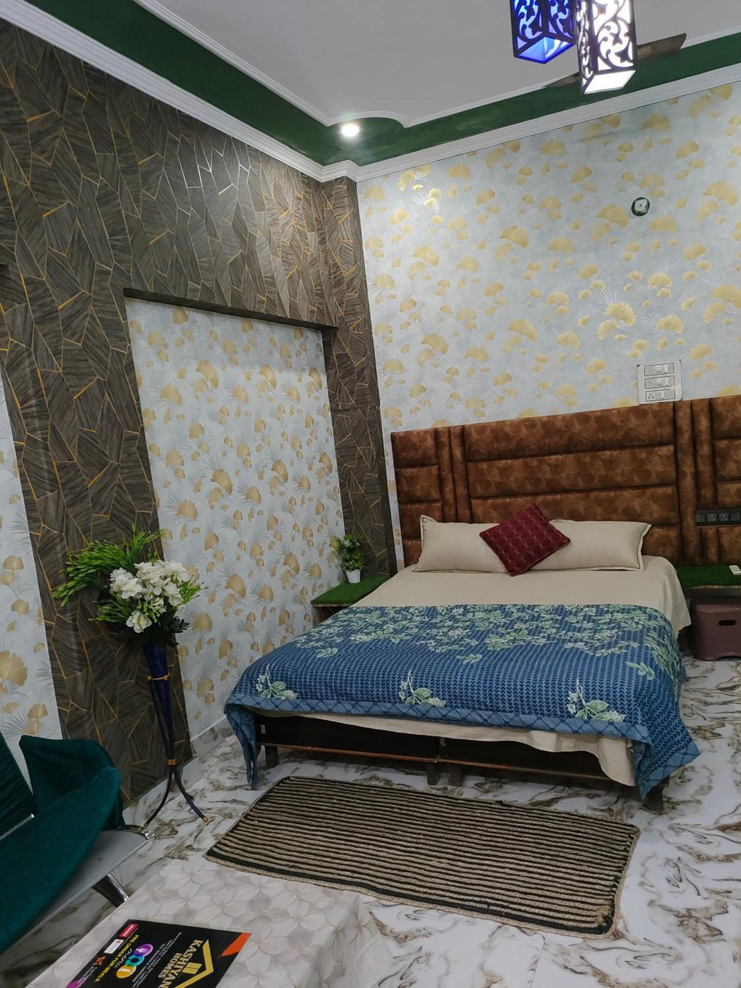 Banarasiya Stay Walking Distance To Banaras Railway Station Varanasi Eksteriør billede